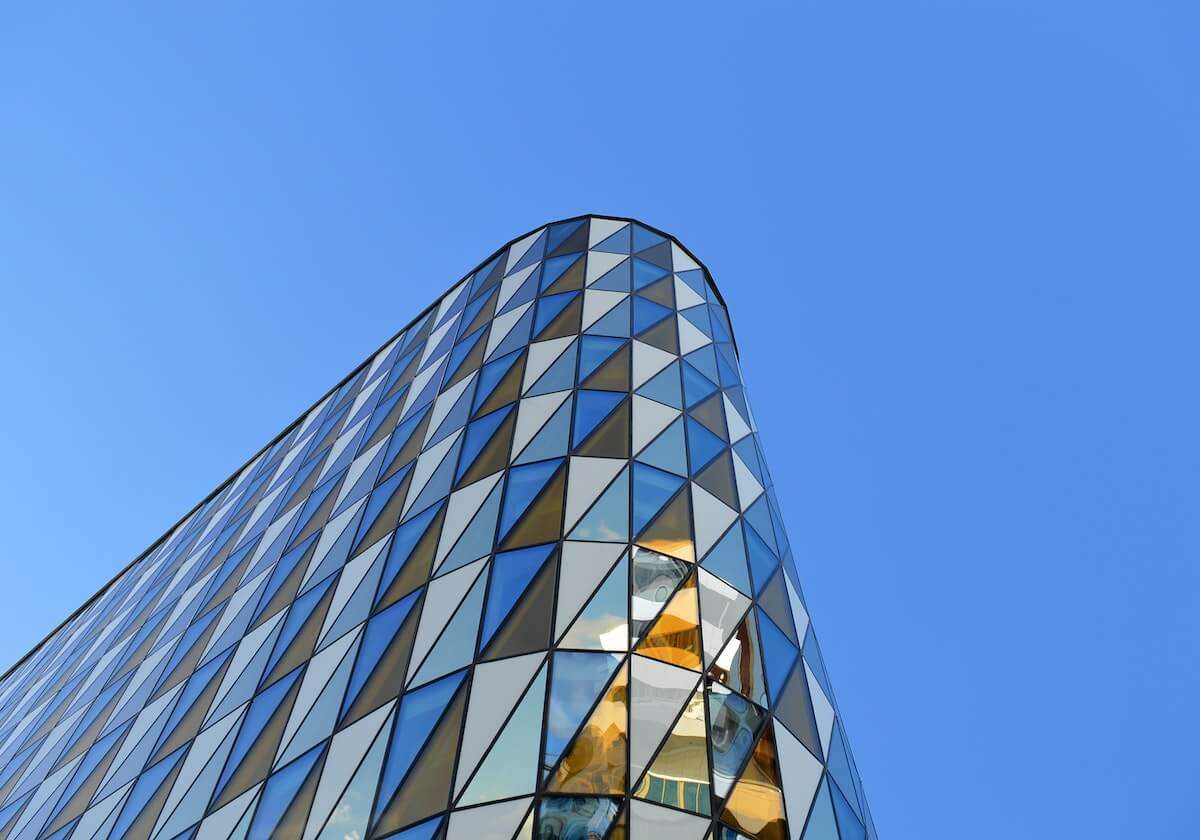 16亿豪船引内斗!曼联老板起诉奥运冠军,昔日盟友彻底撕破脸